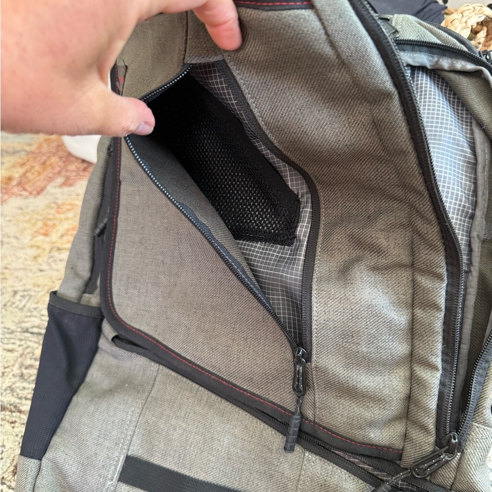 Timbuk2 Gray Backpack Bottle Opener Padded Laptop Zipper Pockets Good Condition - Picture 3 of 10